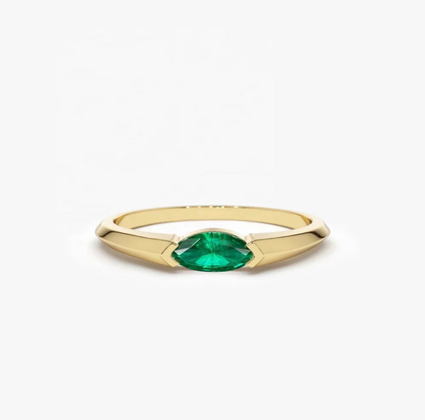 Noa Emerald Ring