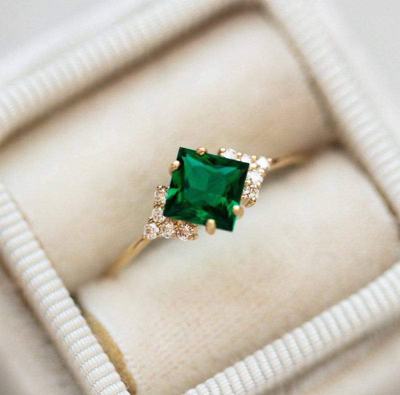 Aphrodite Emerald Ring in Rose Gold